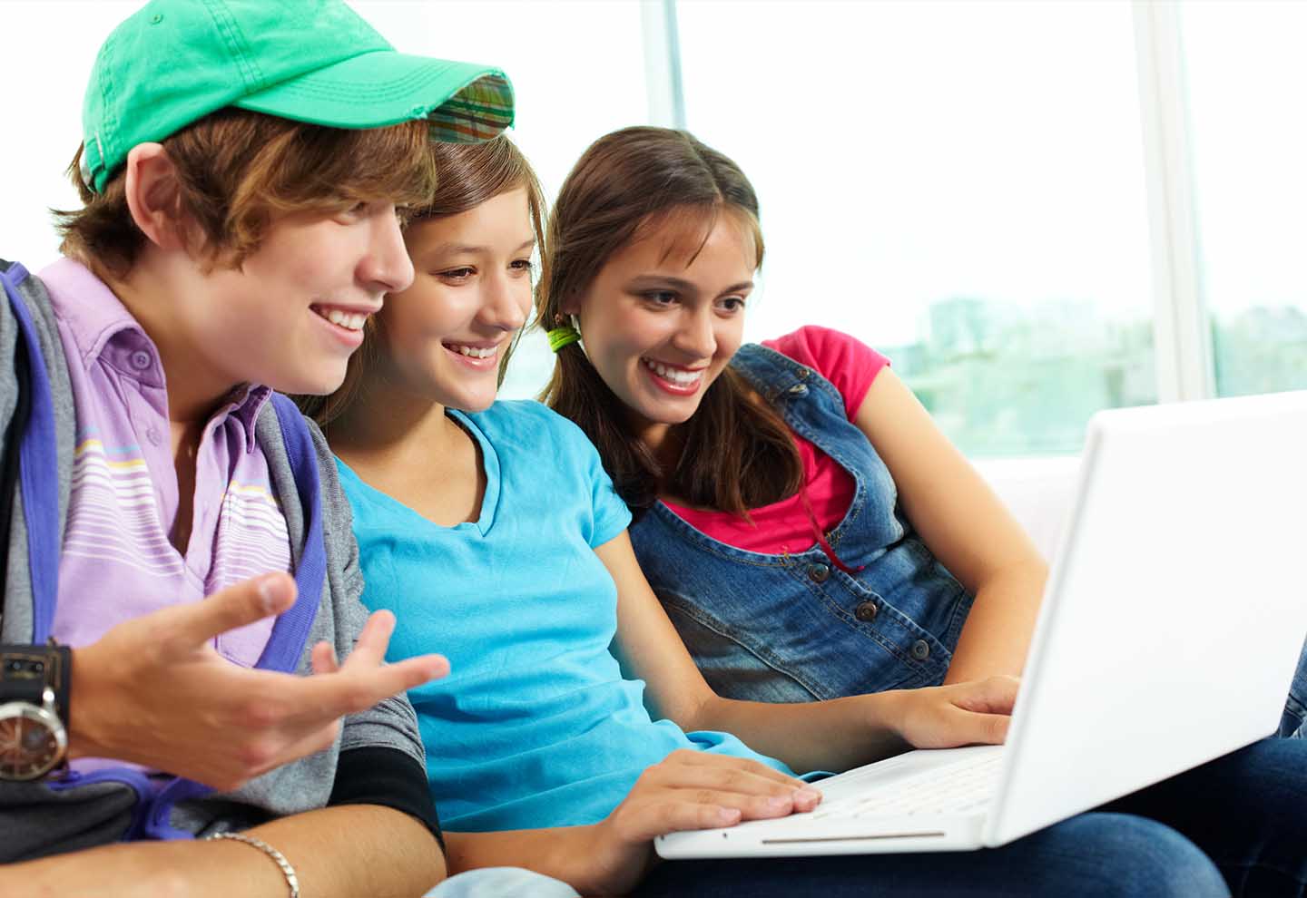 Kids can take coding classes online at Logiscool 